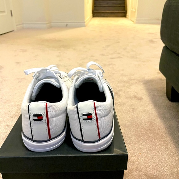 White Tommy Hilfiger flag sneakers - Picture 4 of 7